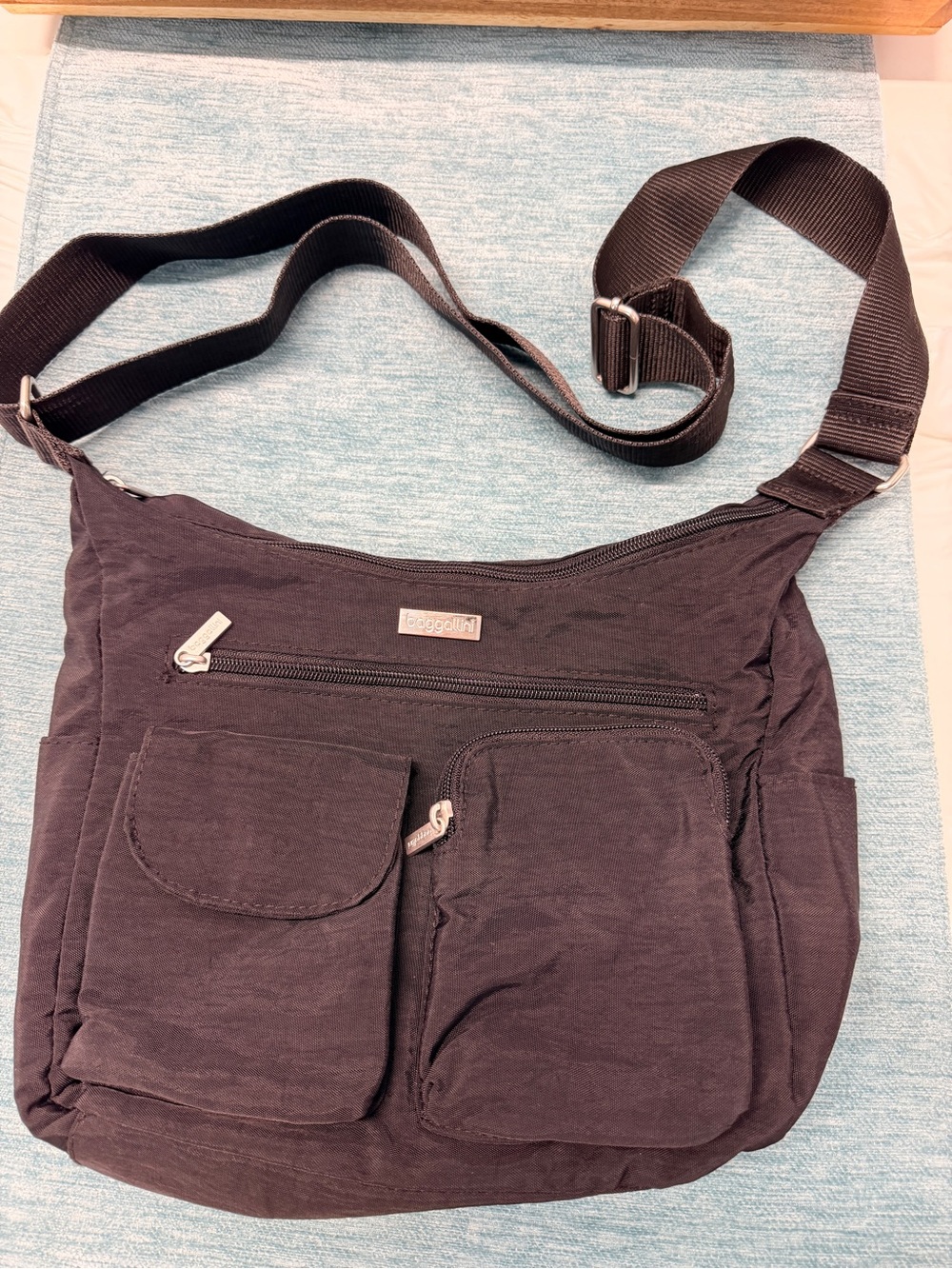 Baggallini Black Everyday Crossbody Bag with Multiple Pockets - Lightweight
